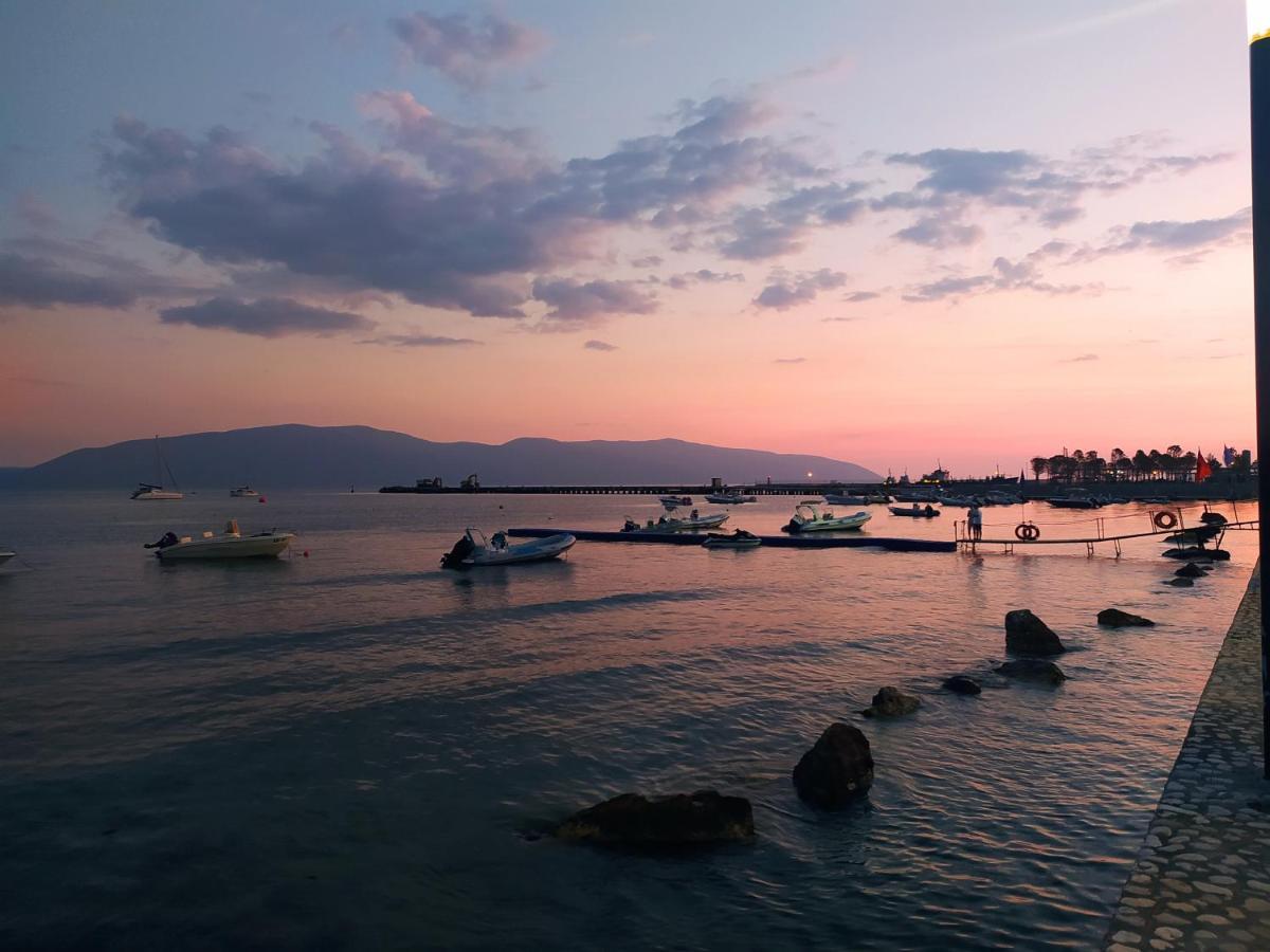 Lungomare Beach Apartments Vlorë 外观 照片